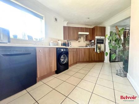 4 bedroom Terraced House for sale in Kingfisher Drive, Cheltenham, GL51