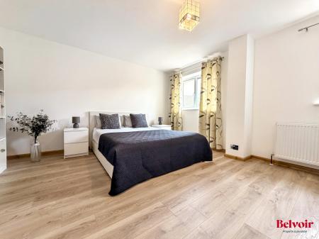 3 bedroom End of terrace house for sale in Peacock Close, Cheltenham, GL51