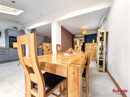 3 bedroom End of terrace house for sale in Peacock Close, Cheltenham, GL51