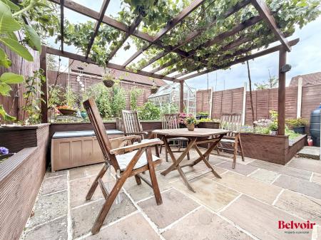 3 bedroom End of terrace house for sale in Peacock Close, Cheltenham, GL51