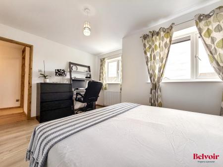 3 bedroom End of terrace house for sale in Peacock Close, Cheltenham, GL51