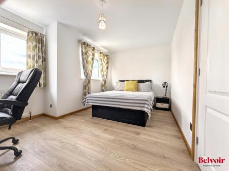 3 bedroom End of terrace house for sale in Peacock Close, Cheltenham, GL51