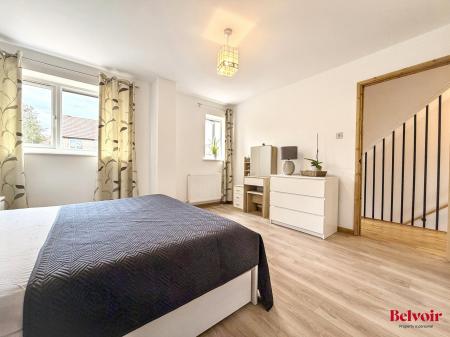 3 bedroom End of terrace house for sale in Peacock Close, Cheltenham, GL51
