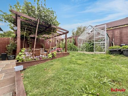 3 bedroom End of terrace house for sale in Peacock Close, Cheltenham, GL51