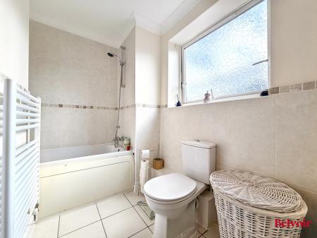 2 bedroom Penthouse for sale in 57 Brookbank Close, Cheltenham, GL50