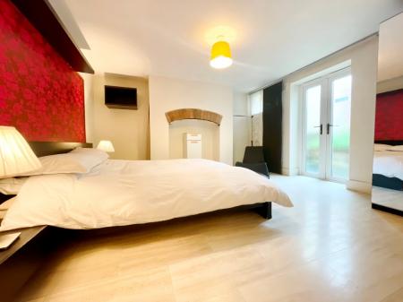 1 bedroom Apartment to let in Hewlett Road, Cheltenham, GL52