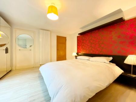 1 bedroom Apartment to let in Hewlett Road, Cheltenham, GL52