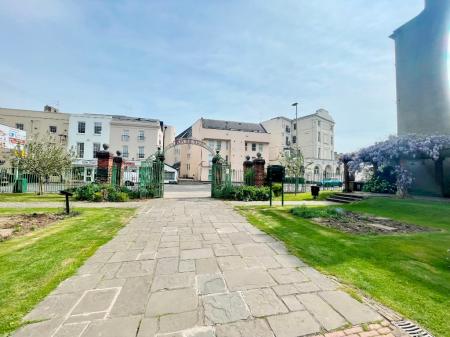 1 bedroom Apartment to let in Berkeley Court, Cheltenham, GL52