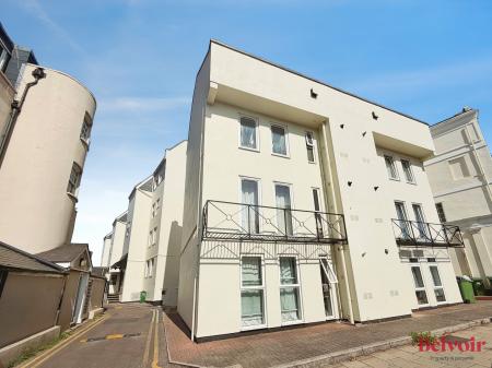 Berkeley Court, Cheltenham, GL52