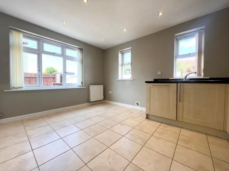 2 bedroom Detached house to let in Coltham Fields, Cheltenham, GL52
