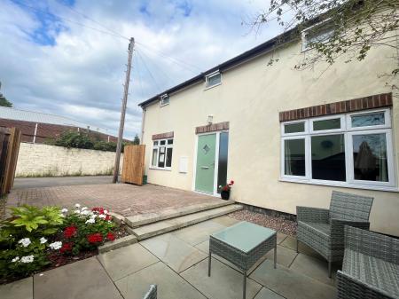 2 bedroom Detached house to let in Coltham Fields, Cheltenham, GL52