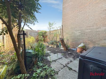 2 bedroom Terraced House to let in Somergate Road, Cheltenham, GL51