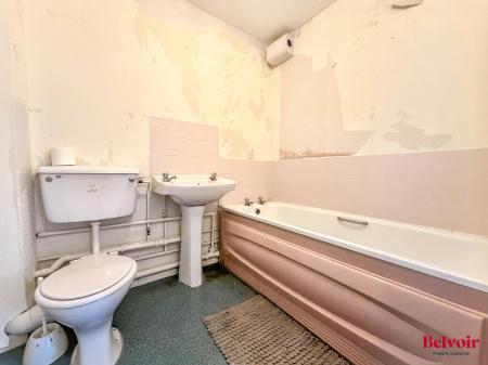 2 bedroom Apartment for sale in Pumphreys Road, Charlton Kings, Cheltenham, GL53