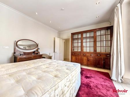 2 bedroom Apartment for sale in Malvern Road, Cheltenham, GL50
