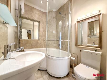 2 bedroom Apartment for sale in Malvern Road, Cheltenham, GL50
