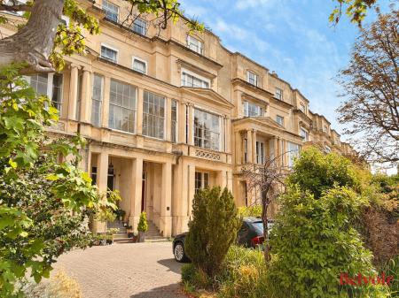 2 bedroom Apartment for sale in Malvern Road, Cheltenham, GL50