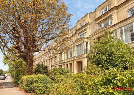 2 bedroom Apartment for sale in Malvern Road, Cheltenham, GL50