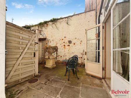2 bedroom Apartment for sale in Malvern Road, Cheltenham, GL50