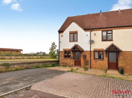 2 bedroom End of terrace house for sale in Meadow Lea, Cheltenham, GL52