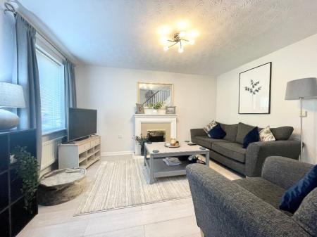 2 bedroom Terraced House to let in Lloyd Close, Cheltenham, GL51
