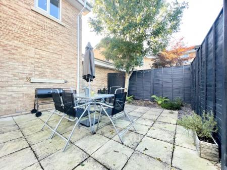 2 bedroom Terraced House to let in Lloyd Close, Cheltenham, GL51