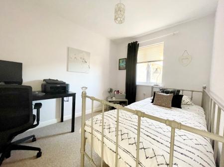2 bedroom Terraced House to let in Lloyd Close, Cheltenham, GL51