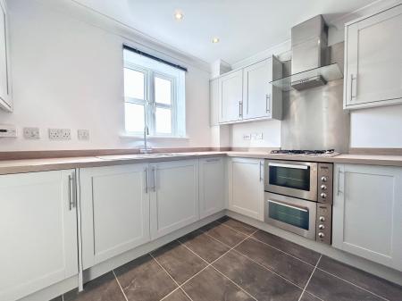 2 bedroom Apartment to let in 61 Brookbank Close, Cheltenham, GL50