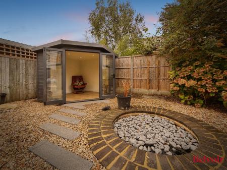 4 bedroom Semi-detached house for sale in Kensington Avenue, Cheltenham, GL50