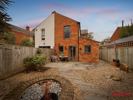 4 bedroom Semi-detached house for sale in Kensington Avenue, Cheltenham, GL50