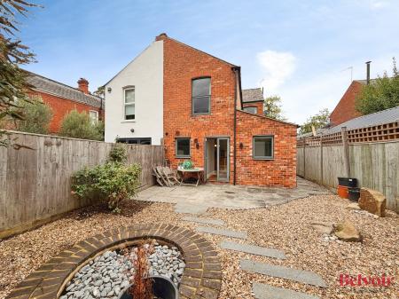 4 bedroom Semi-detached house for sale in Kensington Avenue, Cheltenham, GL50