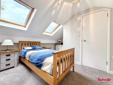 4 bedroom Semi-detached house for sale in Kensington Avenue, Cheltenham, GL50