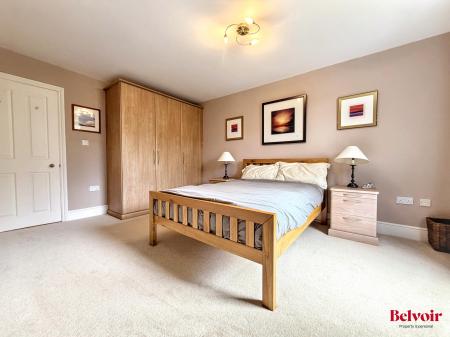 4 bedroom Semi-detached house for sale in Kensington Avenue, Cheltenham, GL50