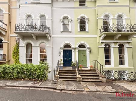 2 bedroom Apartment for sale in St Georges Road, Cheltenham, GL50