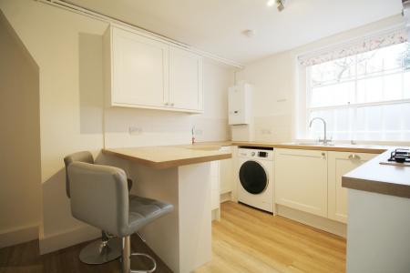 1 bedroom Flat to let in Battledown Approach, Cheltenham, GL52