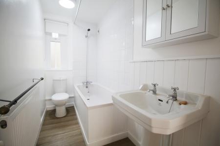 1 bedroom Flat to let in Battledown Approach, Cheltenham, GL52