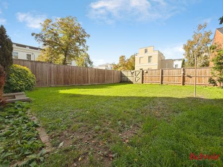 4 bedroom Apartment to let in Clarence Road, Pittville, Cheltenham, GL52