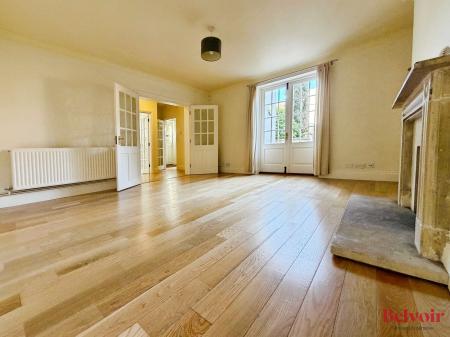 4 bedroom Apartment to let in Clarence Road, Pittville, Cheltenham, GL52