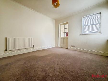 4 bedroom Apartment to let in Clarence Road, Pittville, Cheltenham, GL52