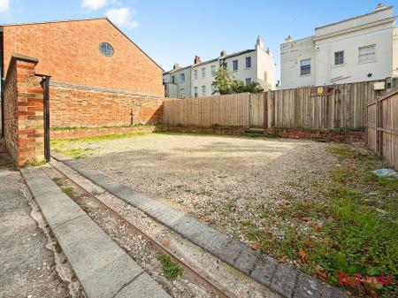 4 bedroom Apartment to let in Clarence Road, Pittville, Cheltenham, GL52
