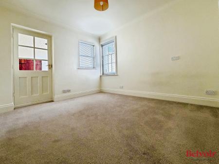 4 bedroom Apartment to let in Clarence Road, Pittville, Cheltenham, GL52
