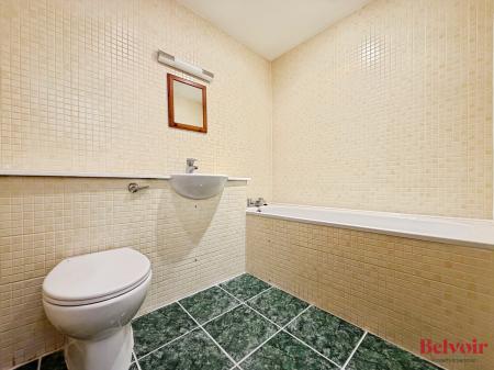 2 bedroom Flat to let in Sherbourne Street, Cheltenham, GL52