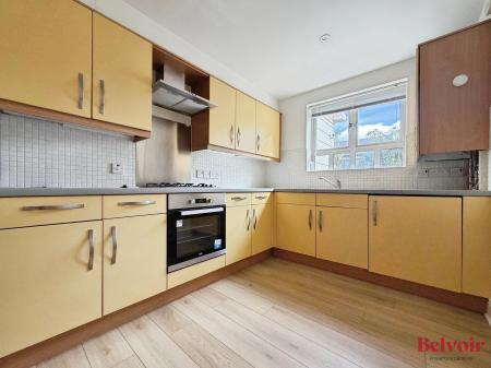 2 bedroom Flat to let in Sherbourne Street, Cheltenham, GL52