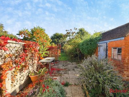 3 bedroom End of terrace house for sale in Pilley Crescent, Cheltenham, GL53