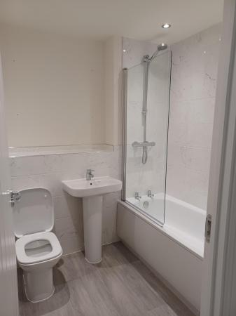 4 bedroom Semi-detached house to let in Emperor Avenue, Chester, CH4