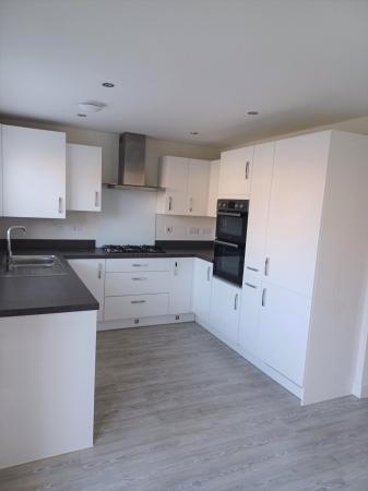 4 bedroom Semi-detached house to let in Emperor Avenue, Chester, CH4