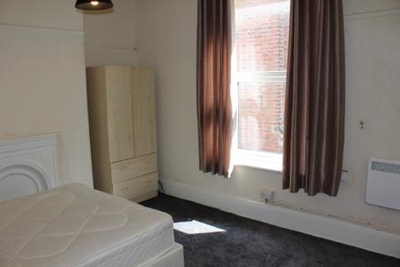 1 bedroom Flat to let in Liverpool Road, Chester, CH2