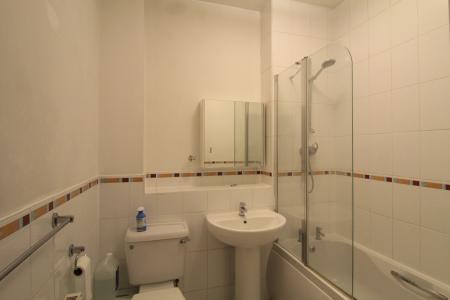 2 bedroom Flat to let in Jumpers Road, West Christchurch, Christchurch, BH23