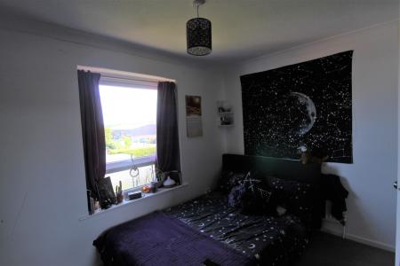 2 bedroom Flat to let in Fairmile Road, Christchurch, BH23