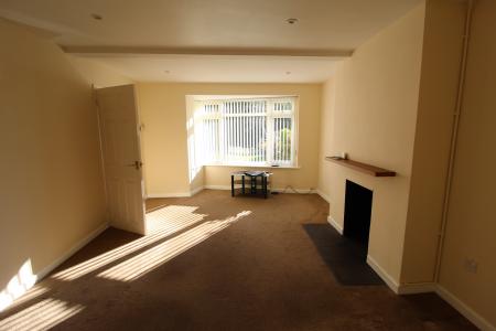 3 bedroom Terraced House to let in Clive Road, Highcliffe, BH23