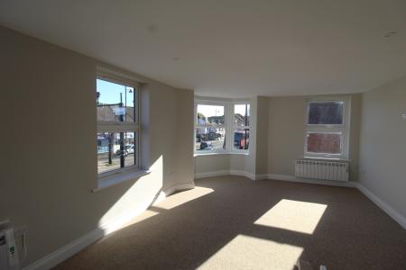 2 bedroom Flat to let in Bargates, Christchurch, BH23